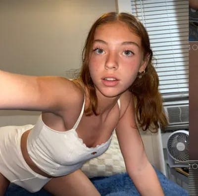 Kayla | Come feast on my cock!