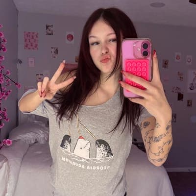 alice (19 y/o)