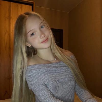 Small daughter Liona