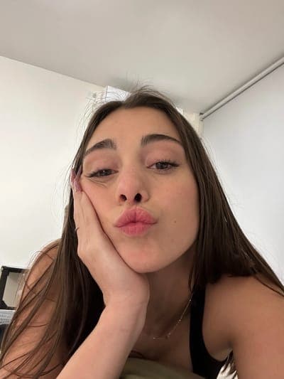 Valentina 18y/o trans 9"⚧️