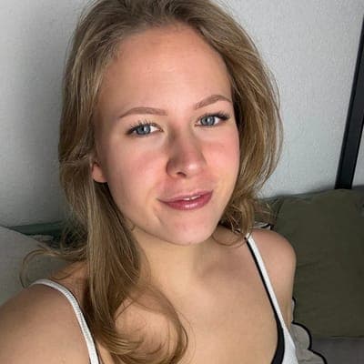 Julia ❤️ YOUNG MILF